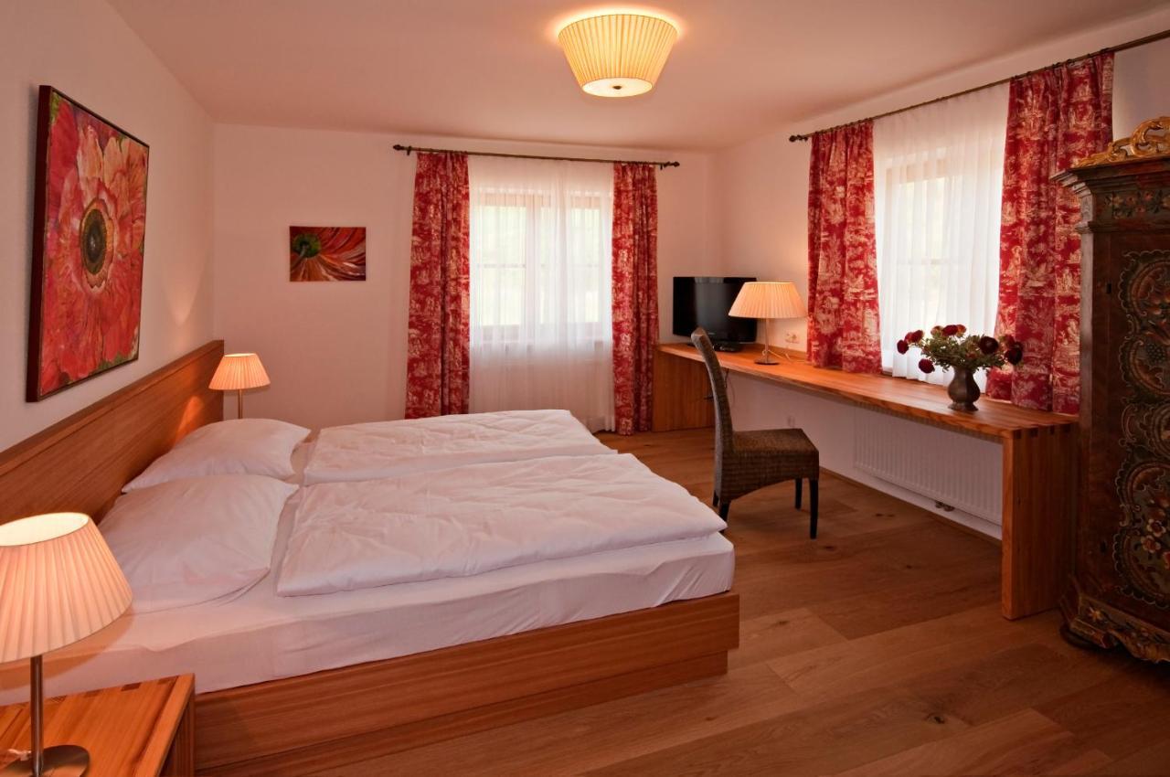 Gastehaus Schloss Bernau Hotel Fischlham Szoba fotó